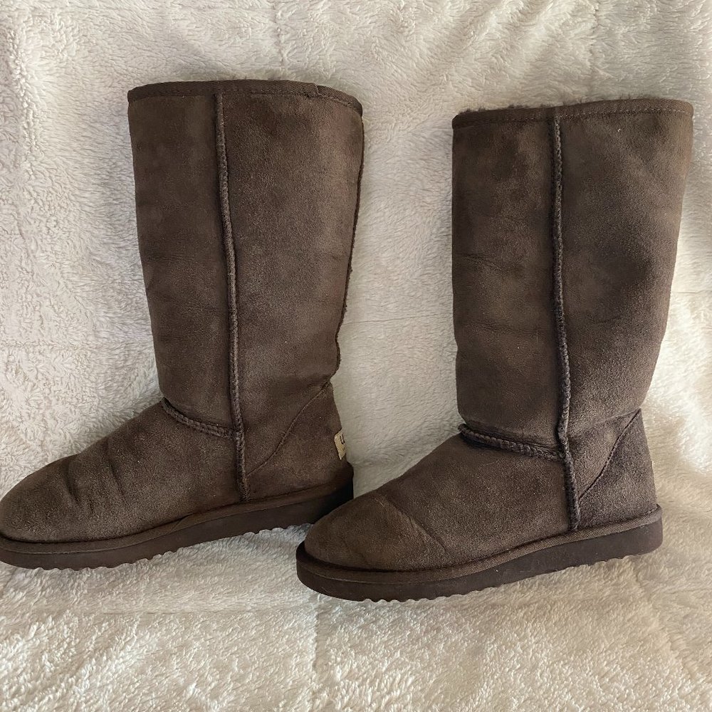 Woman’s Ugg Classic Tall Boots 5815 - Chestnut Size 7